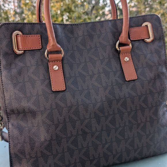 Michael Kors Brown and Tan Shoulder Bag - Picture 10 of 17